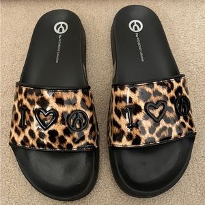 Animal print super comfy WISHBONE COLLECTION sandal slides